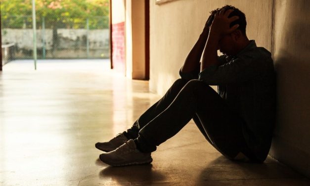 Kesepian Memiliki Dampak Kesehatan Lebih Buruk Dari Merokok