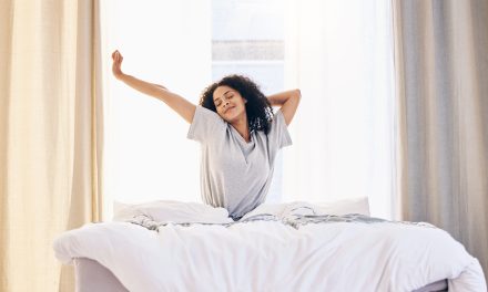 Rahasia Tidur Nyenyak: 6 Gerakan Peregangan Sebelum Tidur