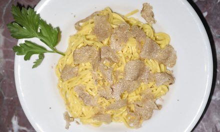 Tajarin Al Tartufo Bianco D’Alba: Pasta Super Tipis Asal Italia