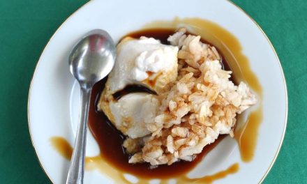 Mencicipi Ampiang Dadiah: Yoghurt Susu Kerbau Tradisional