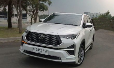 Toyota Innova Zenix Hybrid Sukses Jadi MPV Paling Laris Di 2026