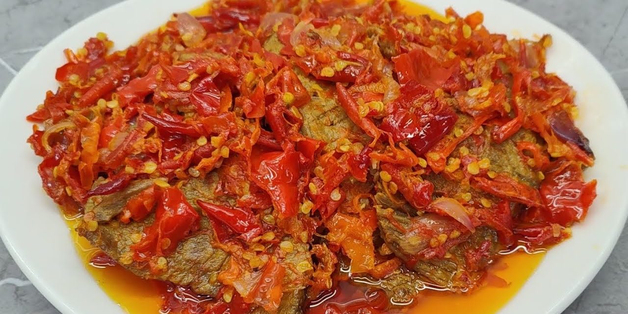 Menikmati Dendeng Batokok Lambok Minang Berbalut Sambal