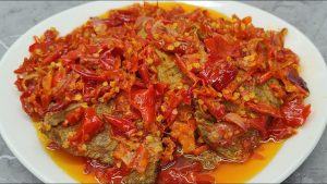 Menikmati Dendeng Batokok Lambok Minang Berbalut Sambal