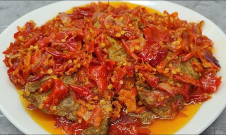 Menikmati Dendeng Batokok Lambok Minang Berbalut Sambal