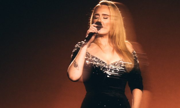 Tiket Konser Dunia Adele Terjual Habis Kurang Dari 4 Menit!