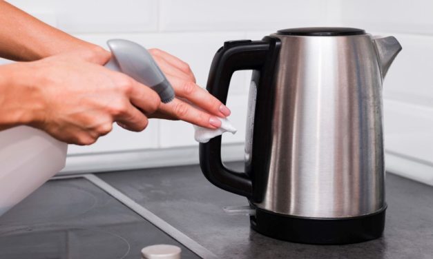 Solusi Kerak Putih Di Teko: Rebus Larutan Cuka Putih Atau Lemon