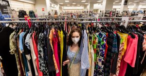 Underconsumption Core: Tren Gen Z Maksimalkan Barang Lama