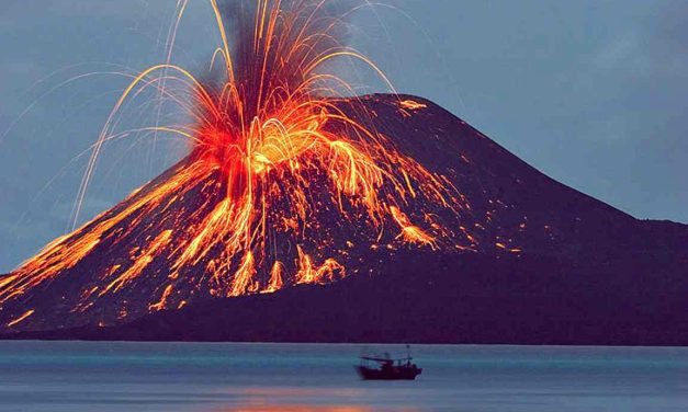 Gunung Anak Krakatau Erupsi, PVMBG Imbau Jauhi Radius 3 KM